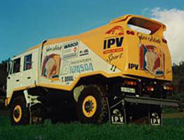 Trabajos en el sector de la automoción de Poliesteres Bidasoa 2